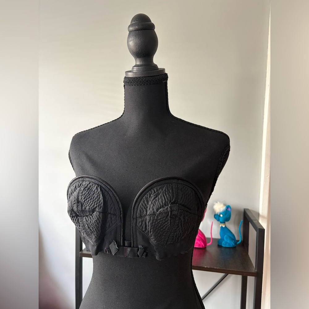 Peter Pan Vintage Black Strapless Bullet Bra